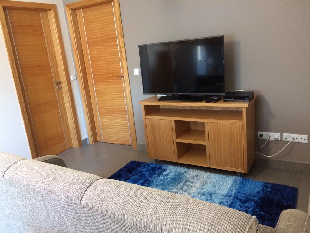 Apartamentos Sousa ฟุงชาล ภายนอก รูปภาพ