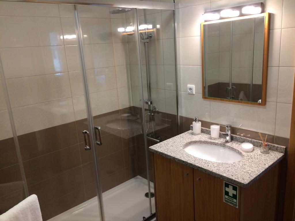 Apartamentos Sousa ฟุงชาล ภายนอก รูปภาพ
