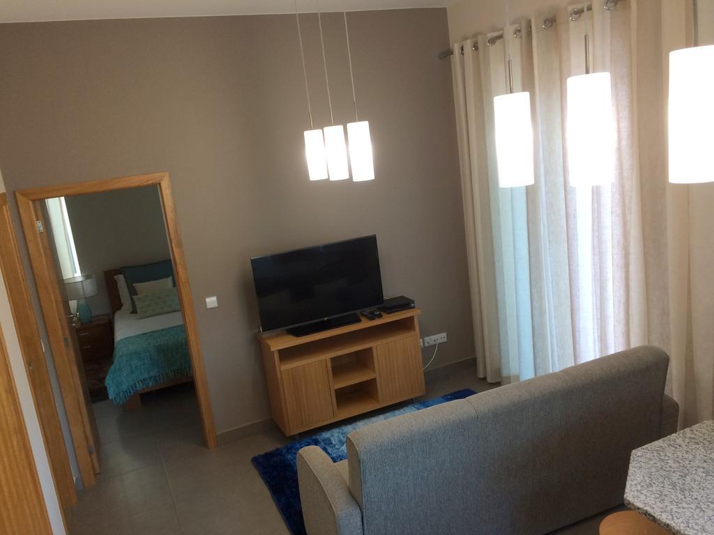 Apartamentos Sousa ฟุงชาล ภายนอก รูปภาพ