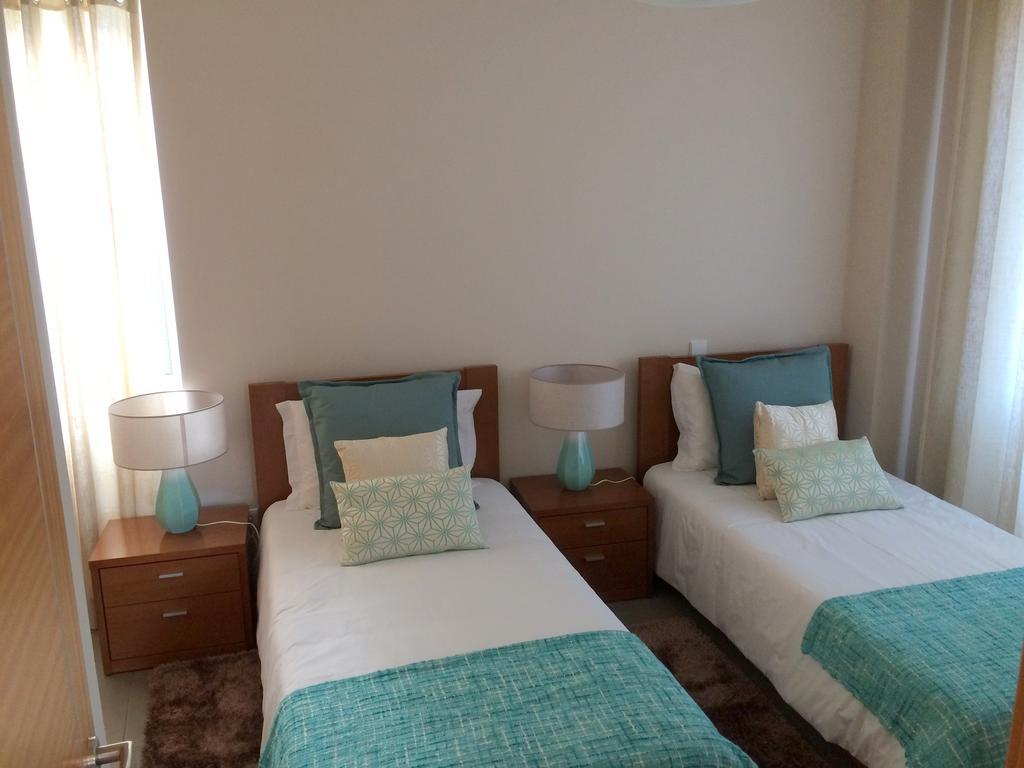 Apartamentos Sousa ฟุงชาล ภายนอก รูปภาพ