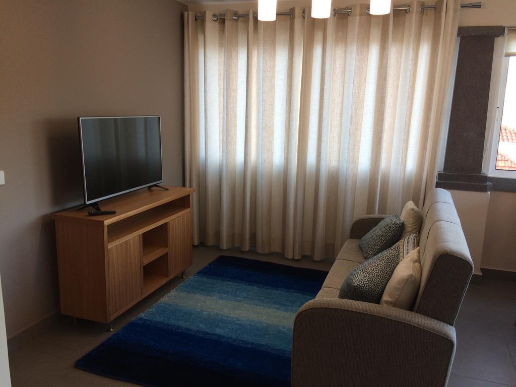 Apartamentos Sousa ฟุงชาล ภายนอก รูปภาพ